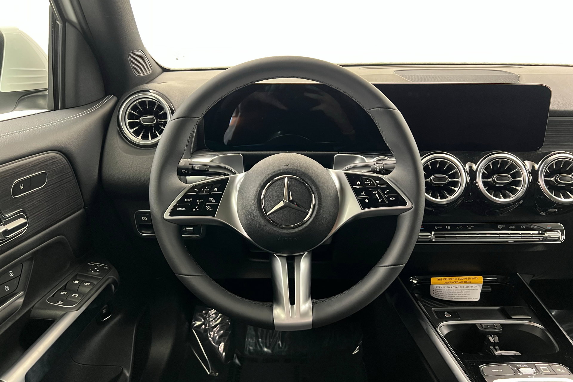 2026 Mercedes Benz GLB 250 4MATIC photo 12