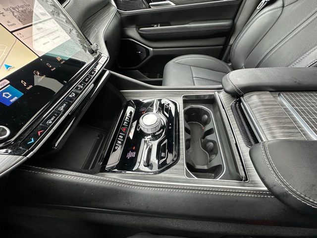 2024 Jeep Wagoneer Series III photo 23