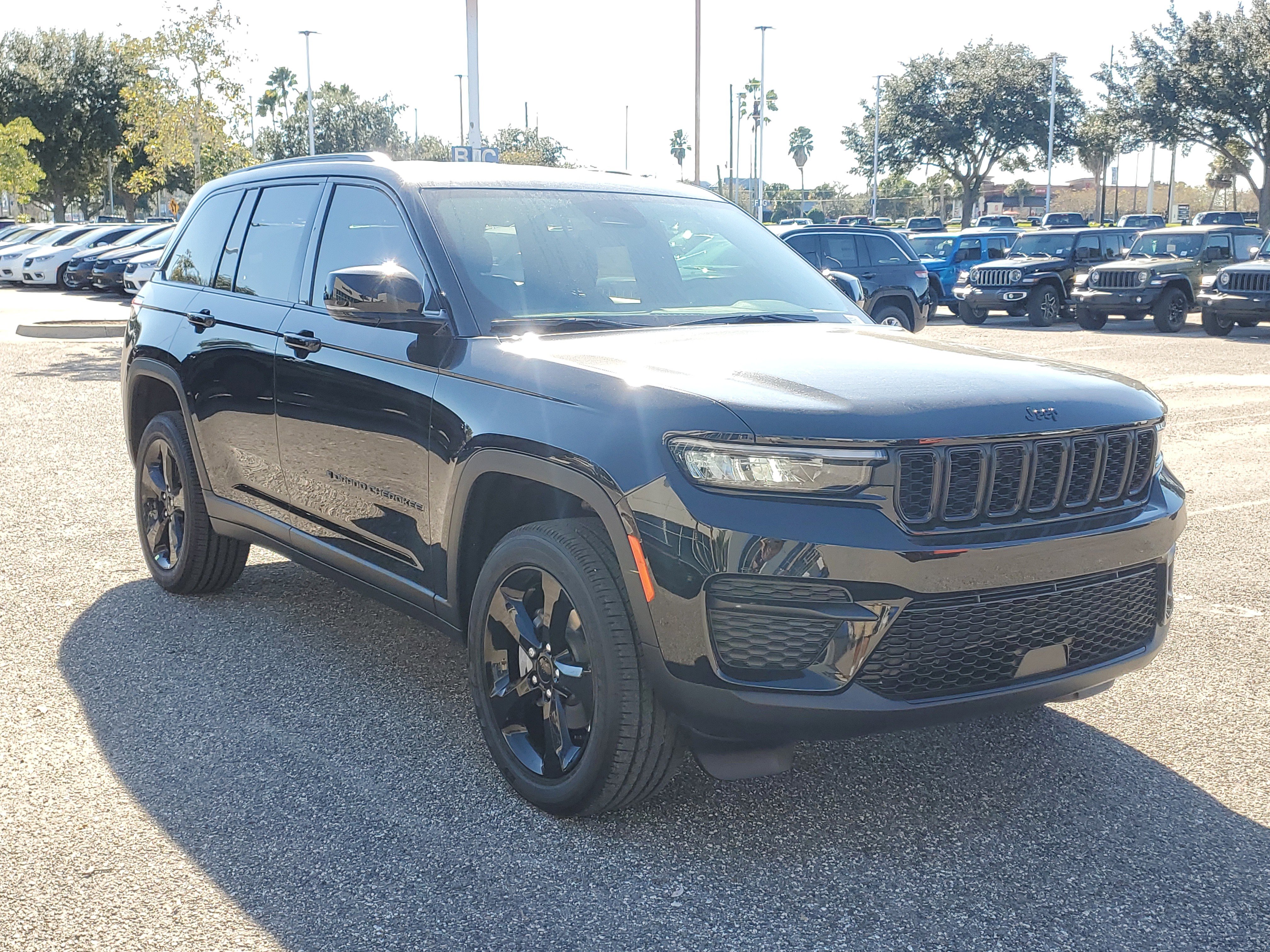 2025 Jeep Grand Cherokee Altitude's photo