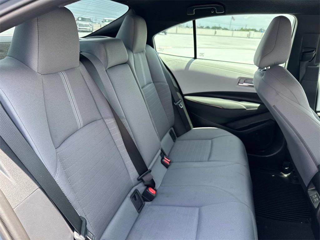 2025 Toyota Corolla SE photo 9