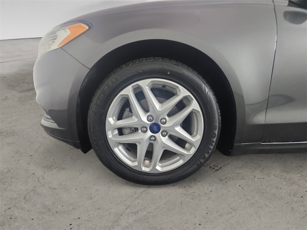 2016 Ford Fusion SE photo 14