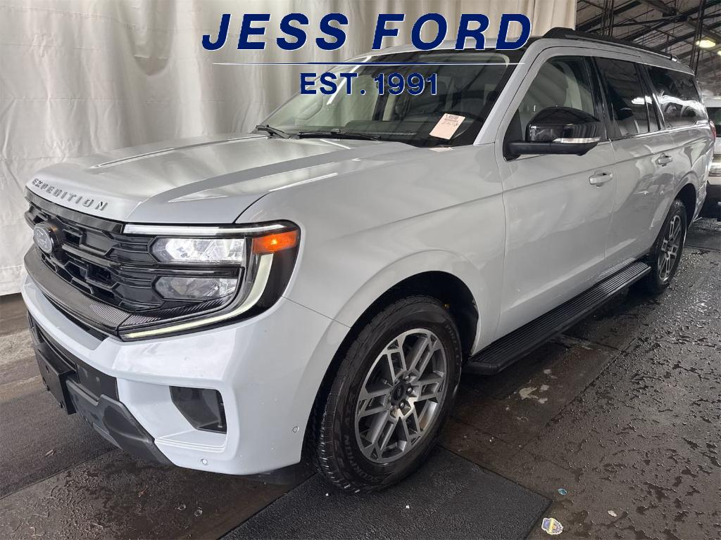 2025 Ford Expedition Active's photo