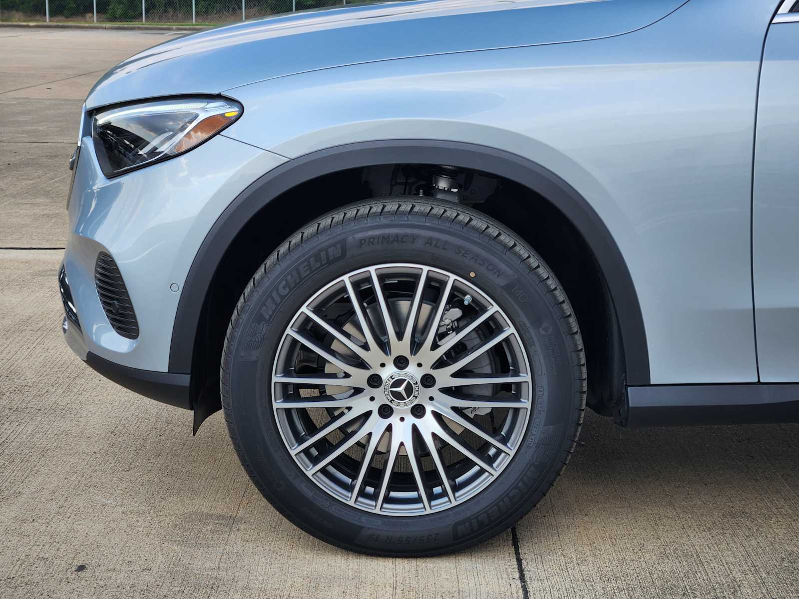 2026 Mercedes Benz GLC 300 photo 5