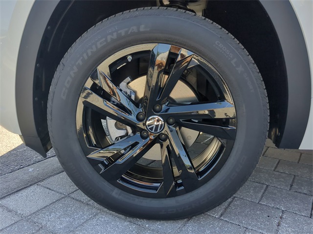 2025 Volkswagen Atlas Cross Sport SEL R-Line photo 25