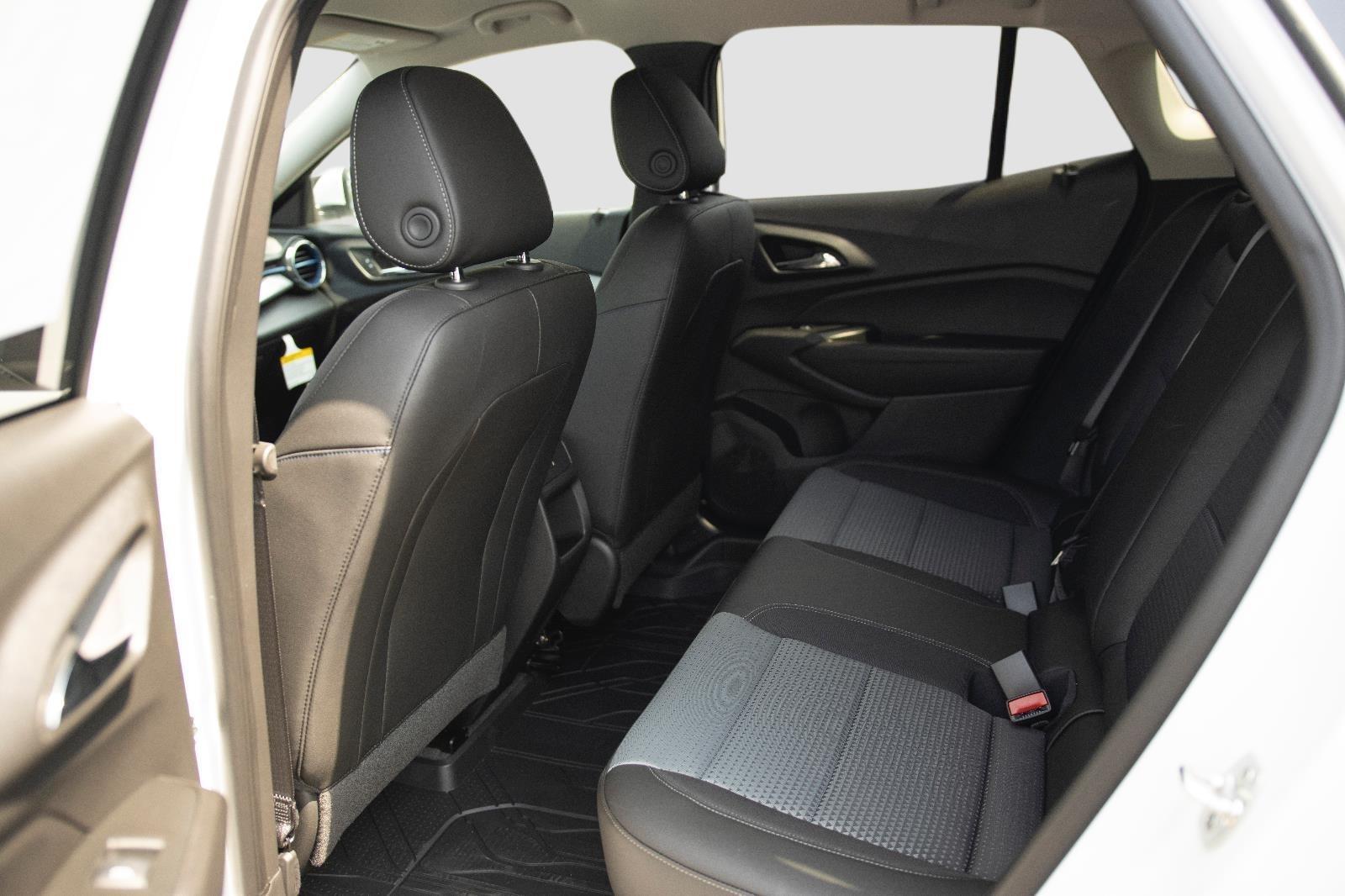 2025 Chevrolet Trax LT photo 17
