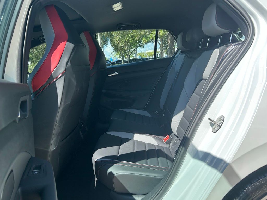 2025 Volkswagen Golf GTI SE photo 39