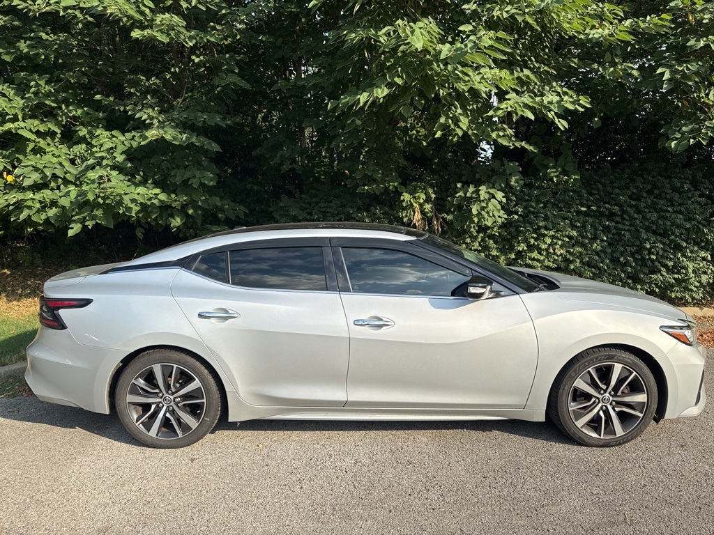 2020 Nissan Maxima SL photo 2