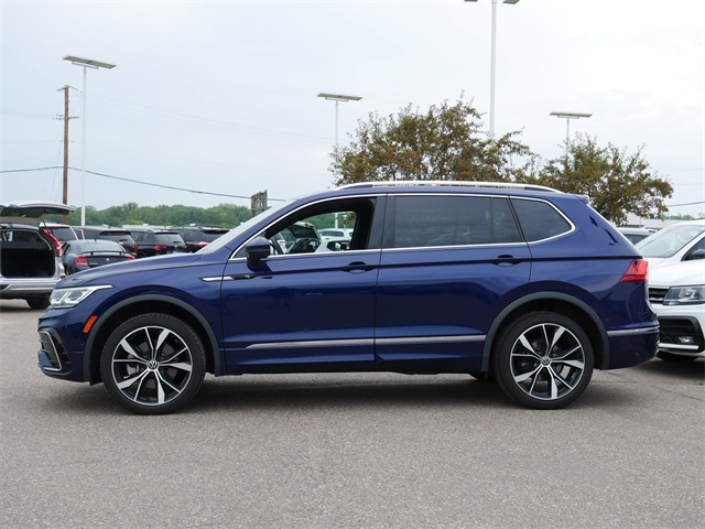2022 Volkswagen Tiguan SEL Premium R-Line photo 3