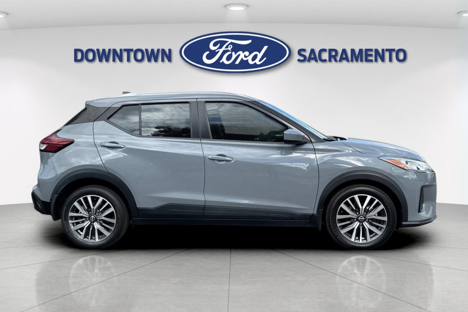 2022 Nissan Kicks SV photo 8