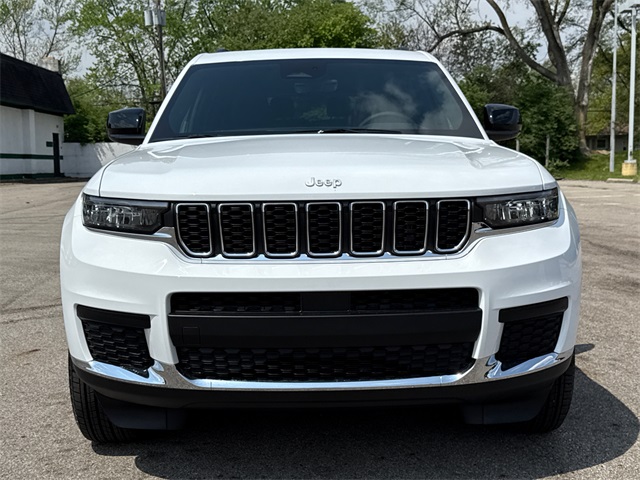 2025 Jeep Grand Cherokee Laredo photo 35