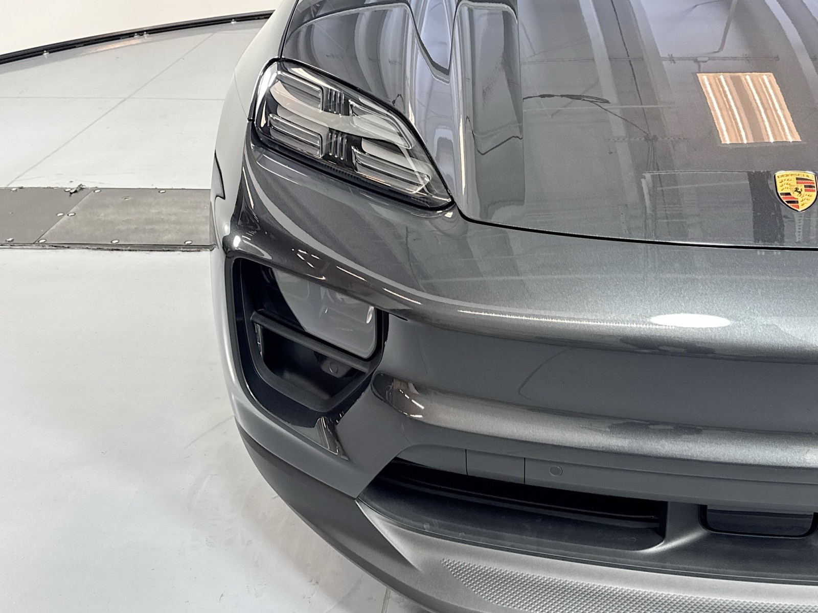 2025 Porsche Macan Electric photo 24