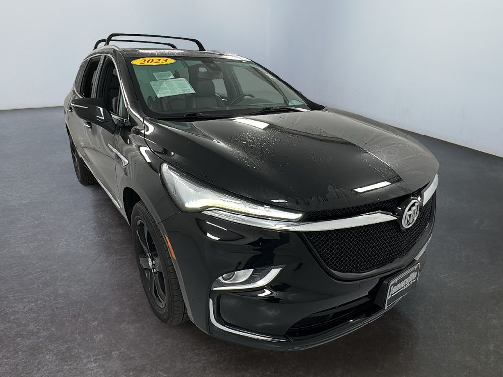 2023 Buick Enclave Essence's photo
