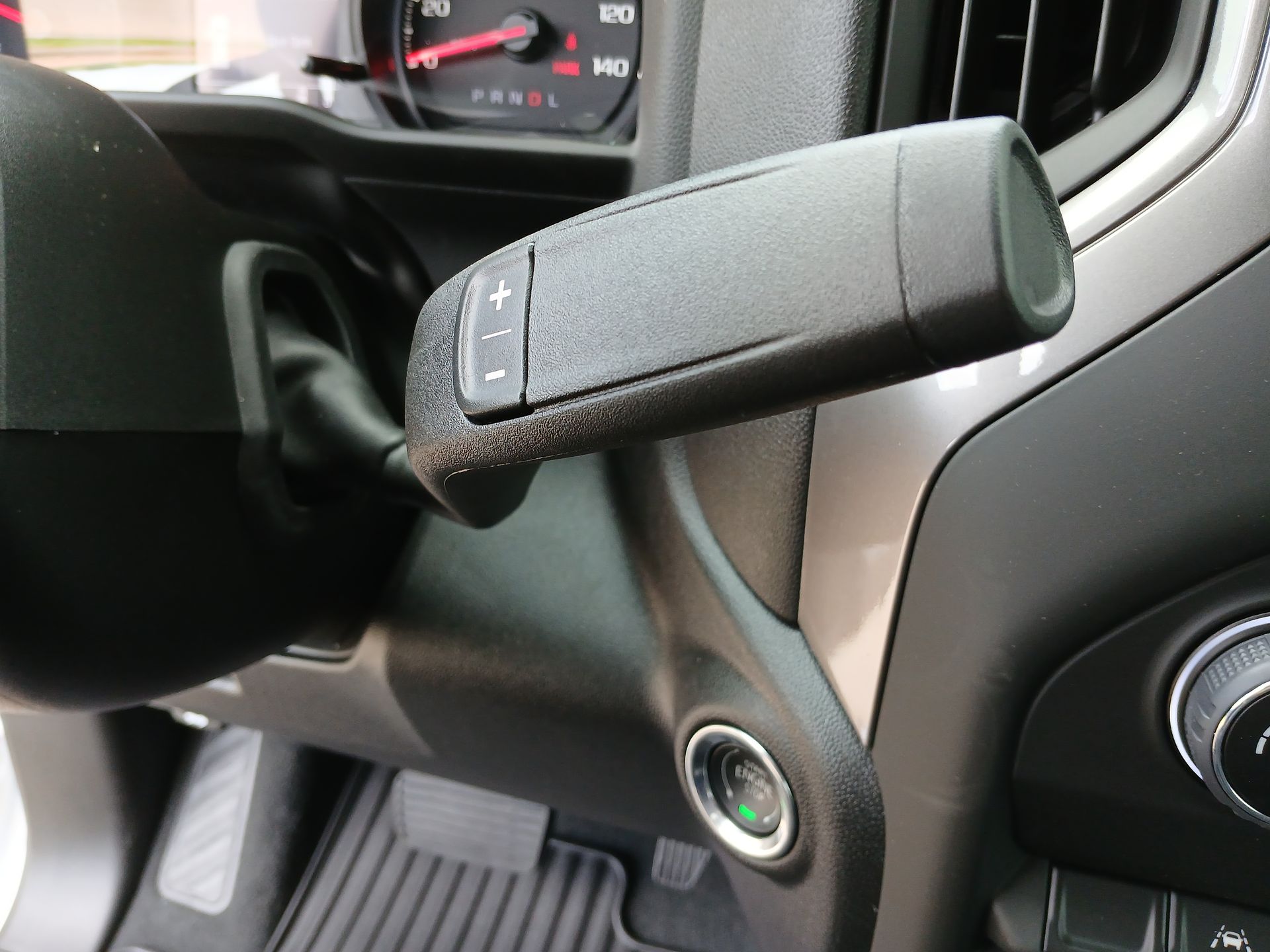 2025 Chevrolet Silverado 1500 Custom photo 12