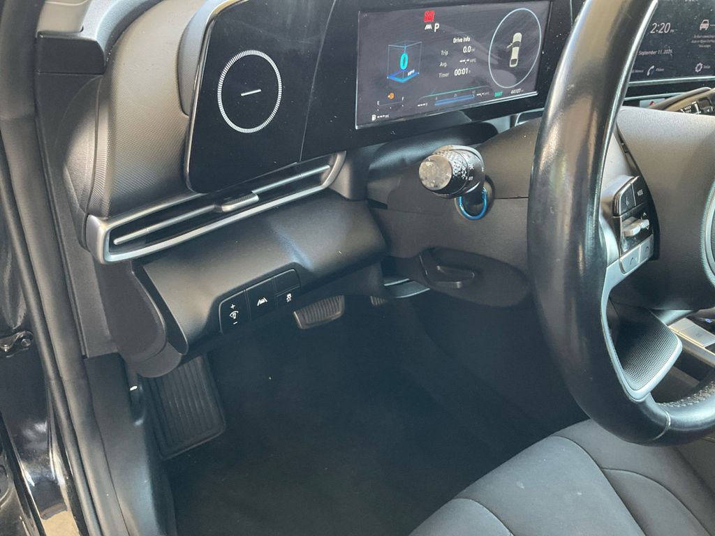 2022 Hyundai Elantra SEL photo 13