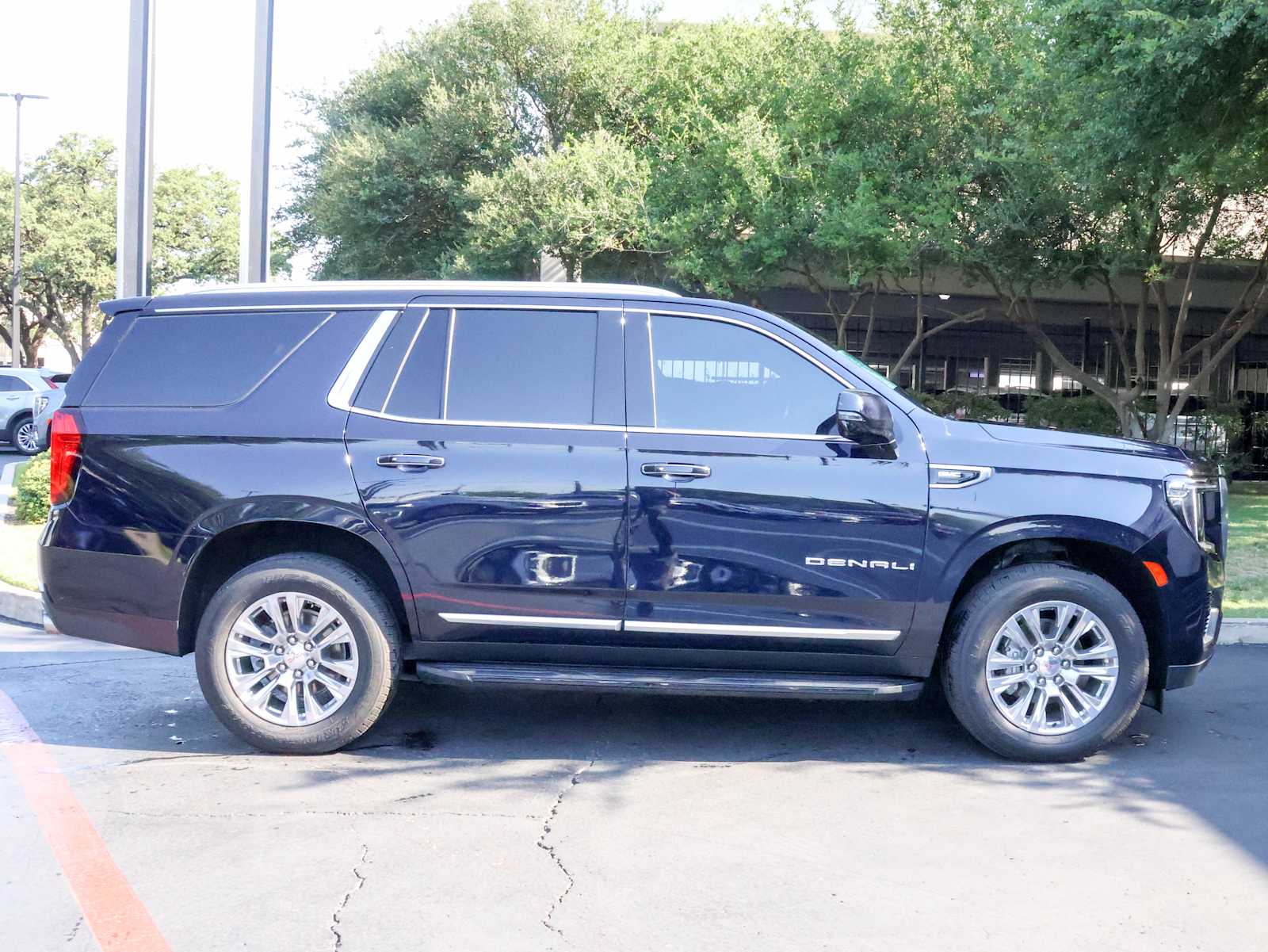 2021 Gmc Yukon Denali photo 3