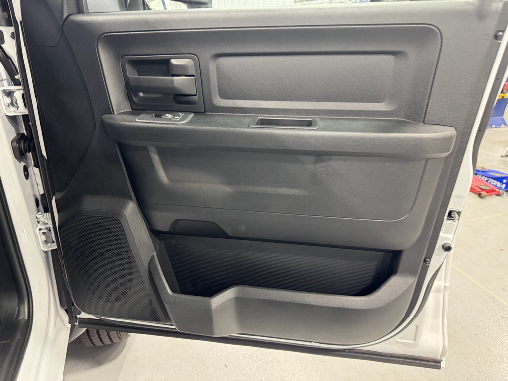 2025 Ram 4500 Tradesman photo 16