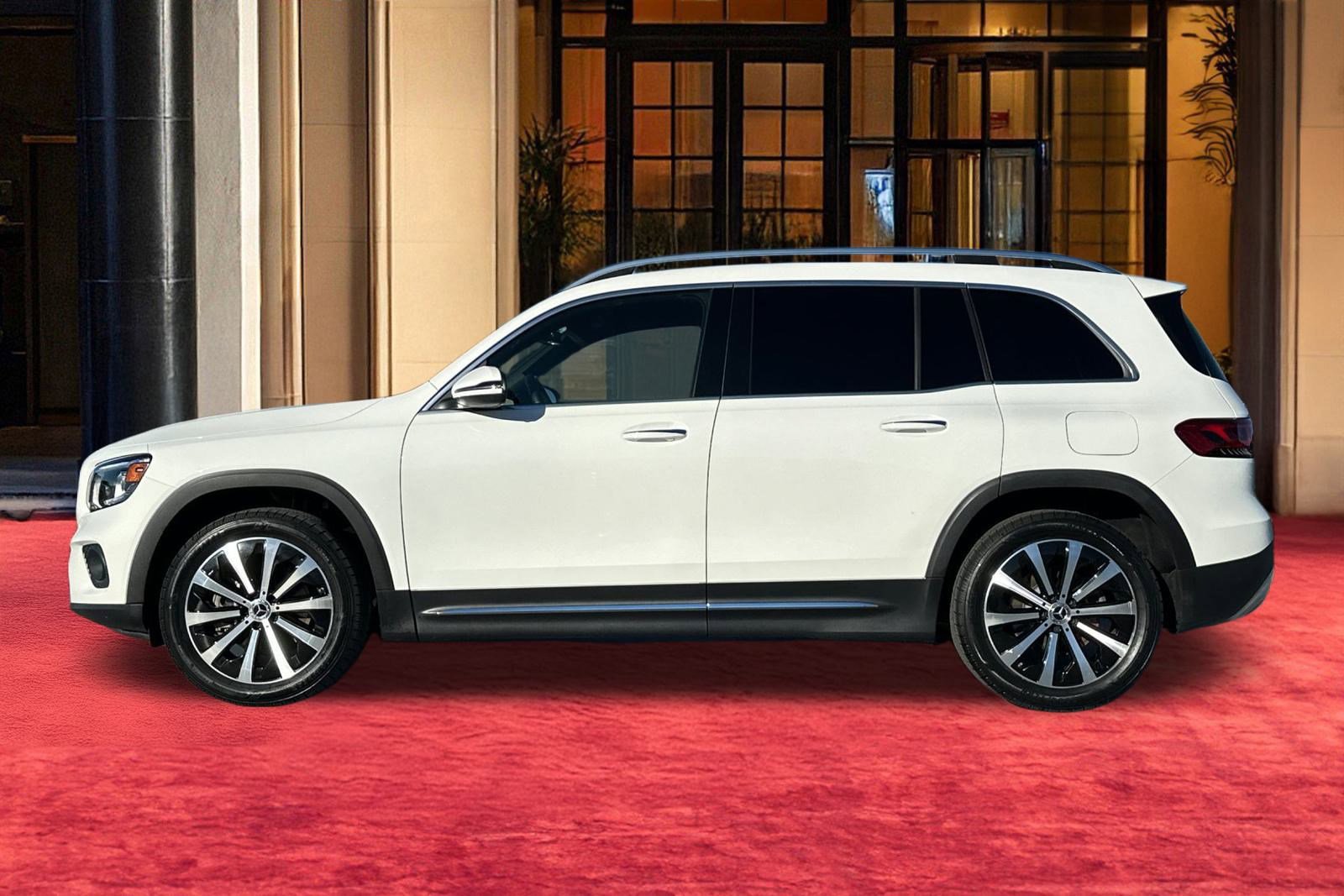 2022 Mercedes Benz GLB 250 photo 2