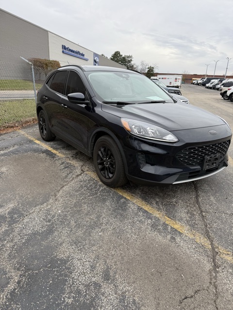 2021 Ford Escape SE photo 2