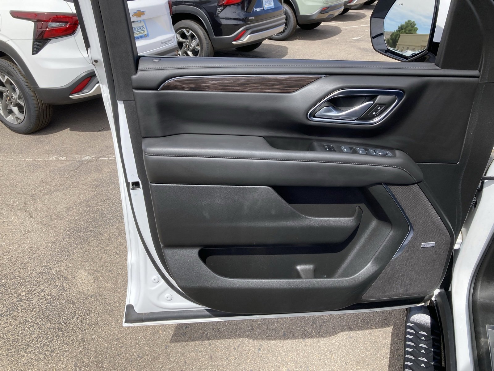2024 Chevrolet Suburban Z71 photo 13