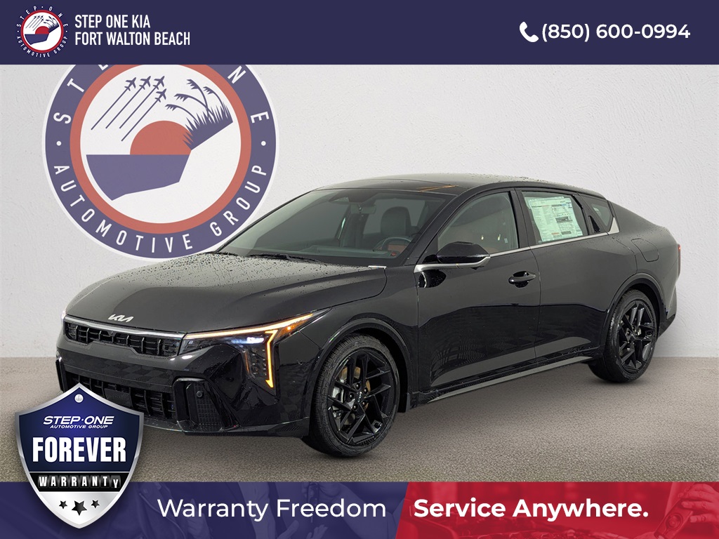 2025 Kia K4 GT-Line Turbo's photo