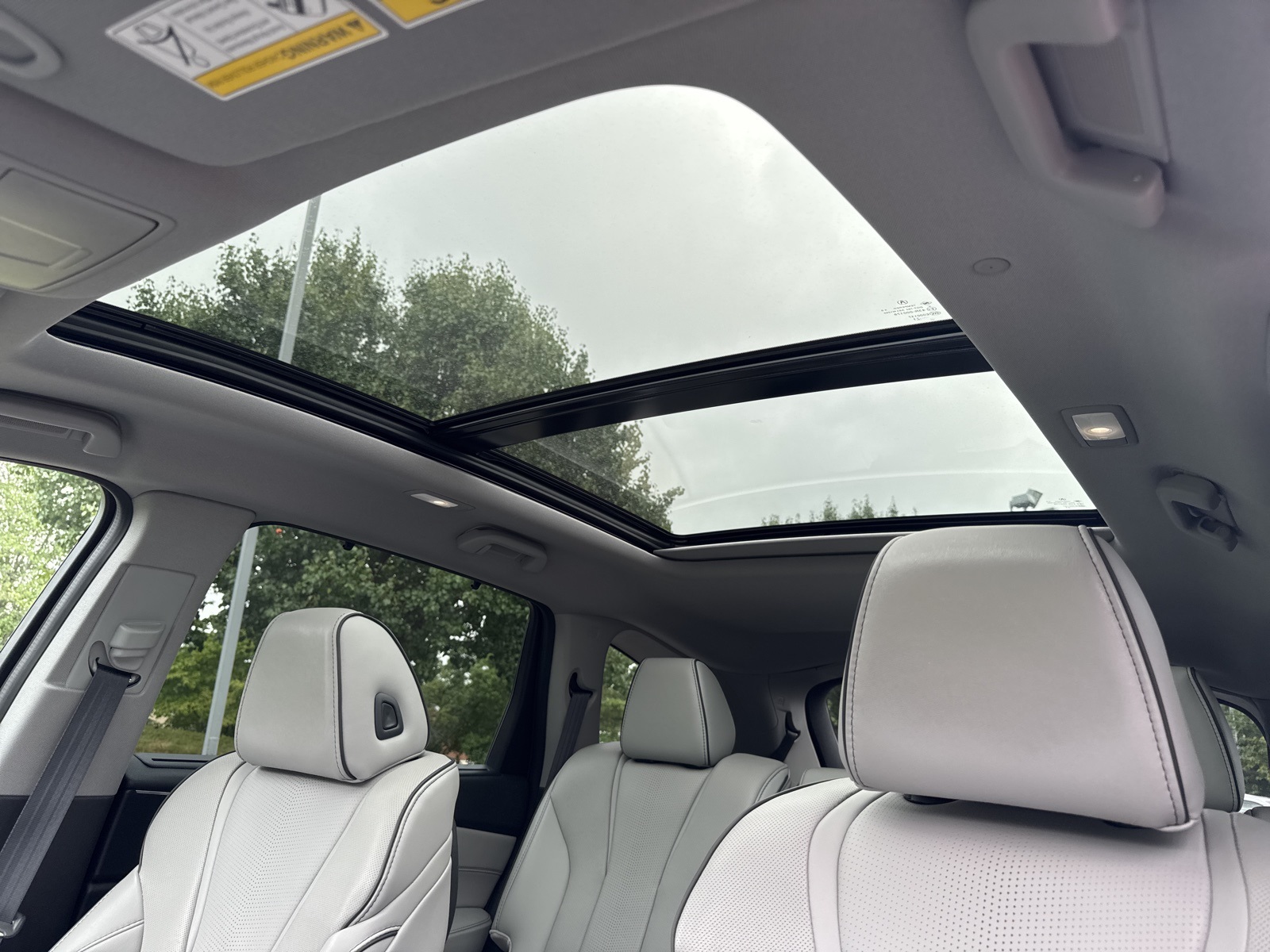 2023 Acura MDX Advance SH-AWD photo 3