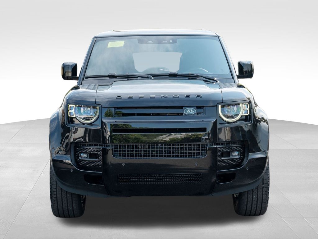 2025 Land Rover Defender 130 X-Dynamic SE photo 2