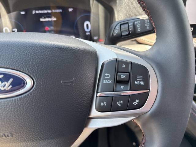 2025 Ford Explorer photo 28