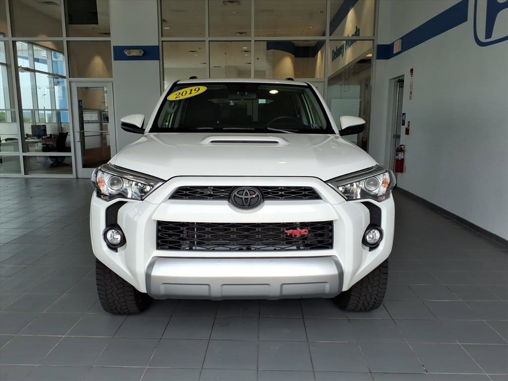 2019 Toyota 4Runner TRD photo 2