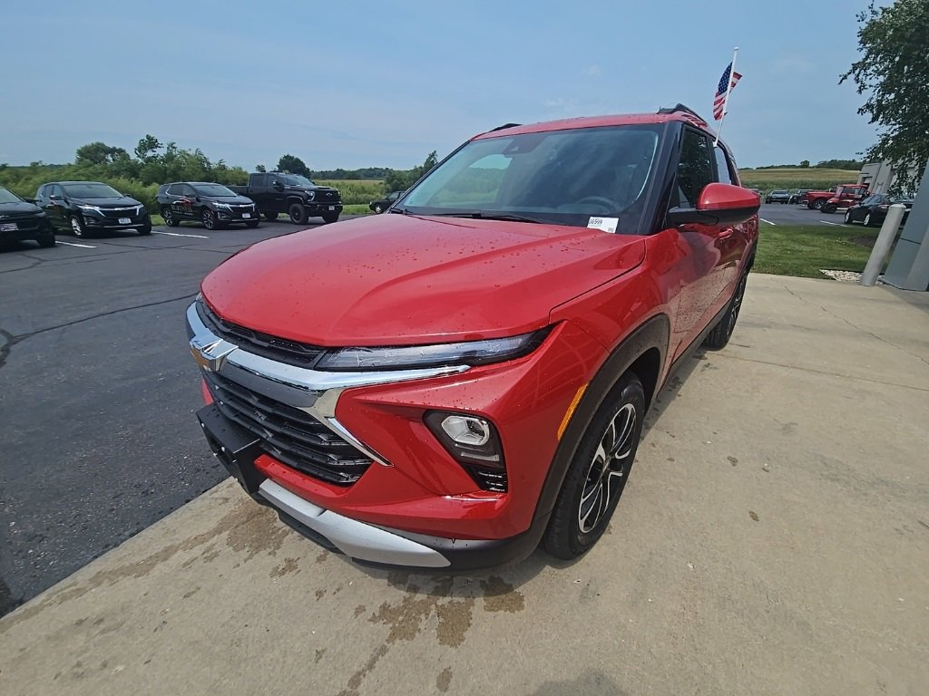 2026 Chevrolet Trailblazer LT photo 2