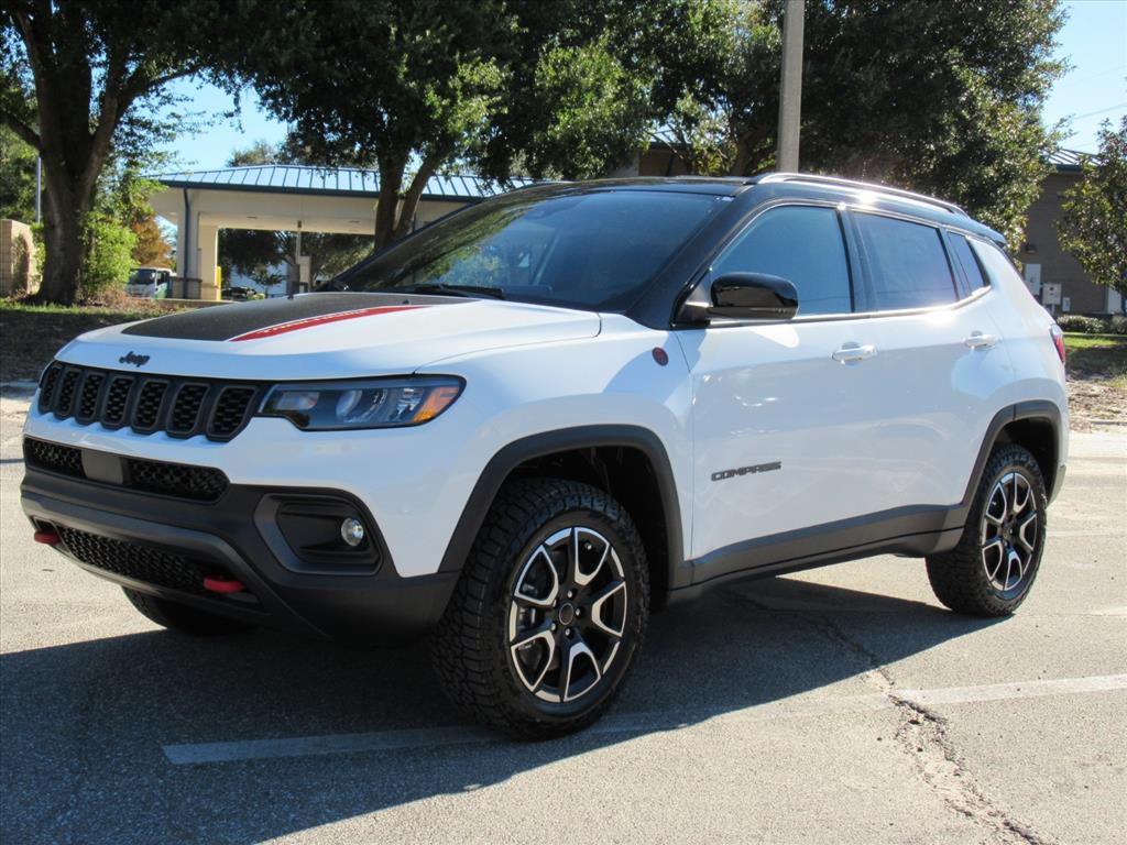 2026 Jeep Compass Trailhawk photo 2
