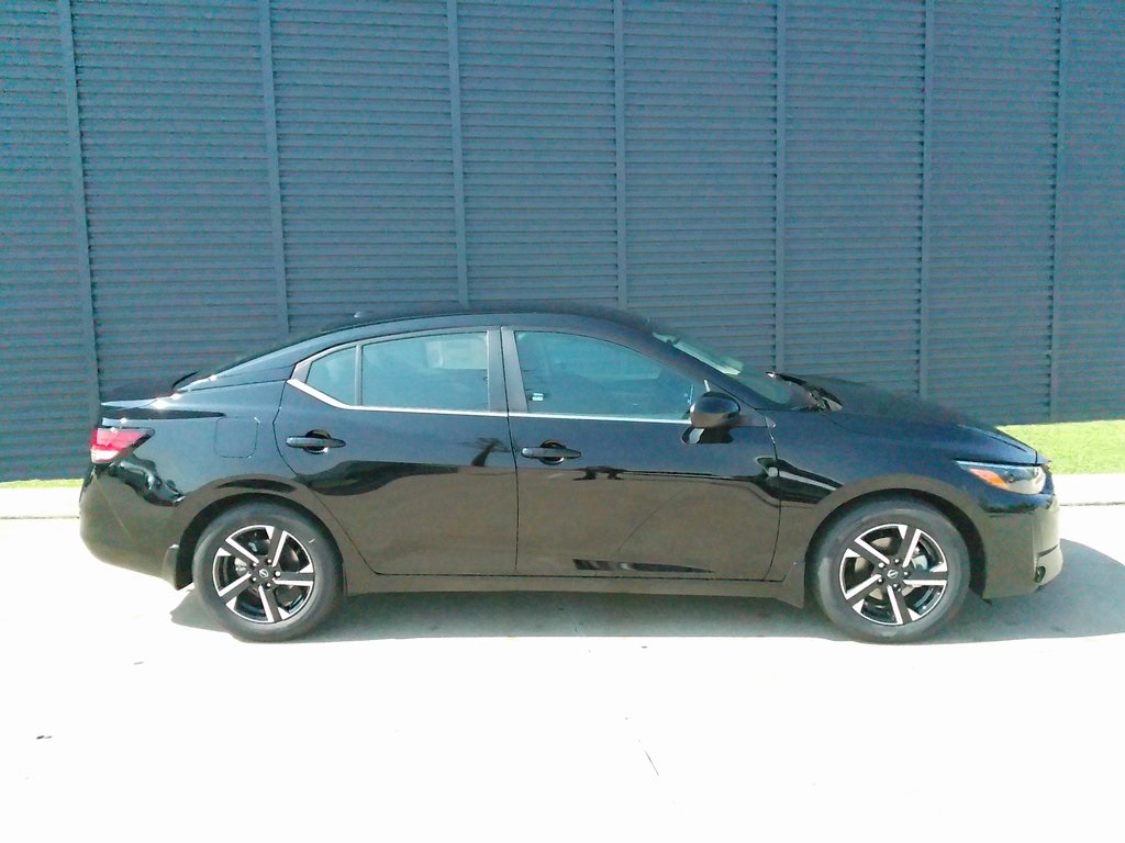 2025 Nissan Sentra SV photo 2