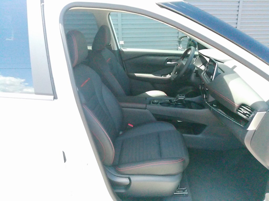 2026 Nissan Rogue SV photo 11