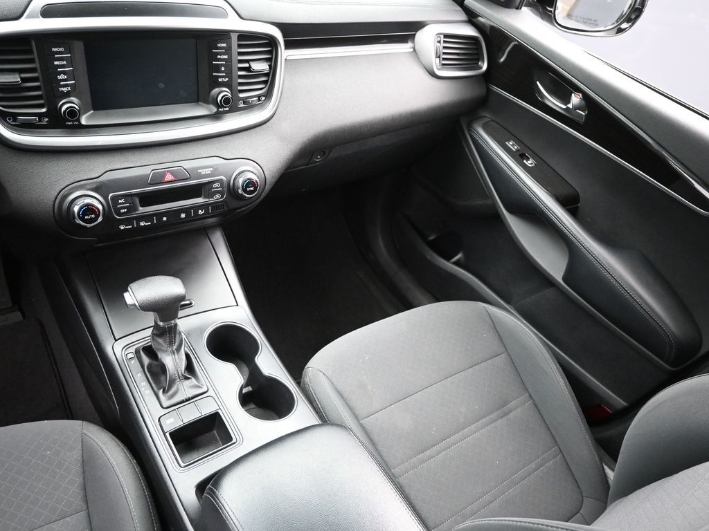 2019 Kia Sorento LX photo 10