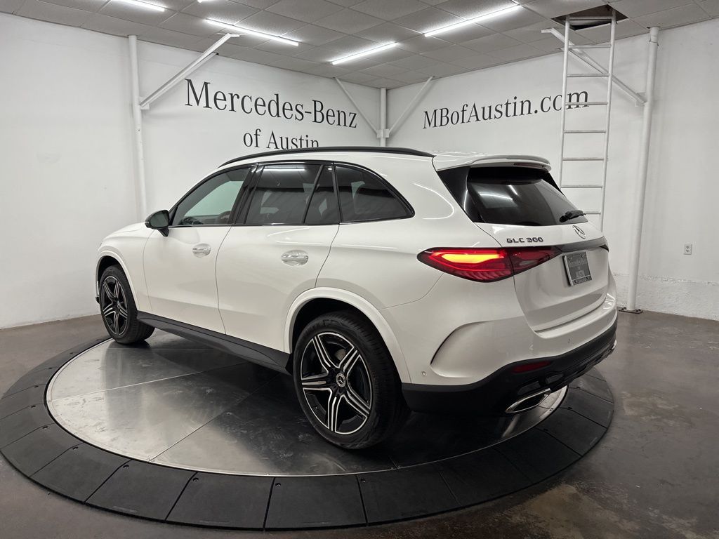 2026 Mercedes Benz GLC 300 photo 2