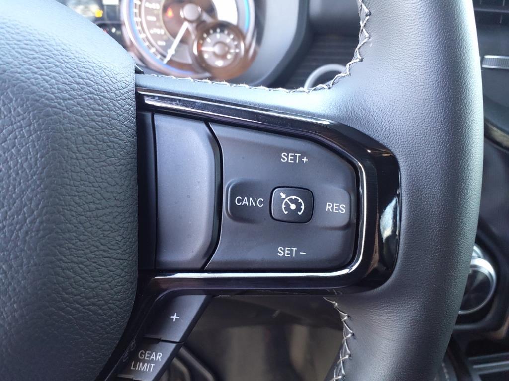 2022 Ram 1500 Limited photo 13