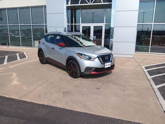 2020 Nissan Kicks SV photo 6