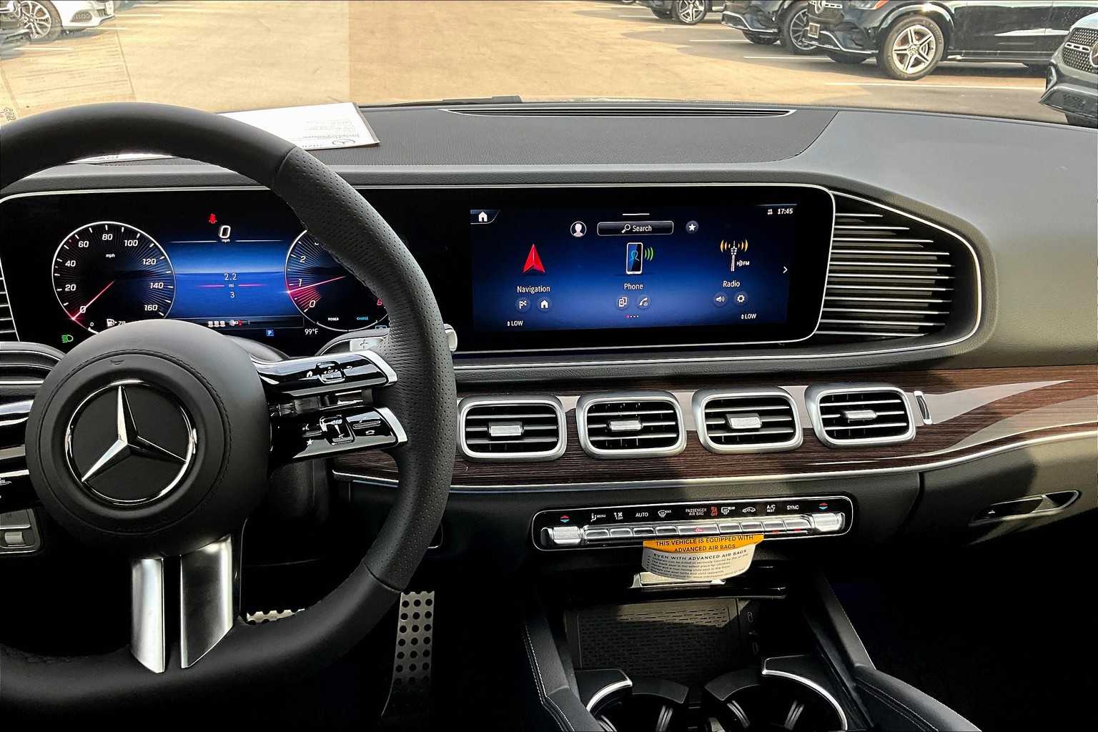 2026 Mercedes Benz GLE 450 4MATIC photo 3