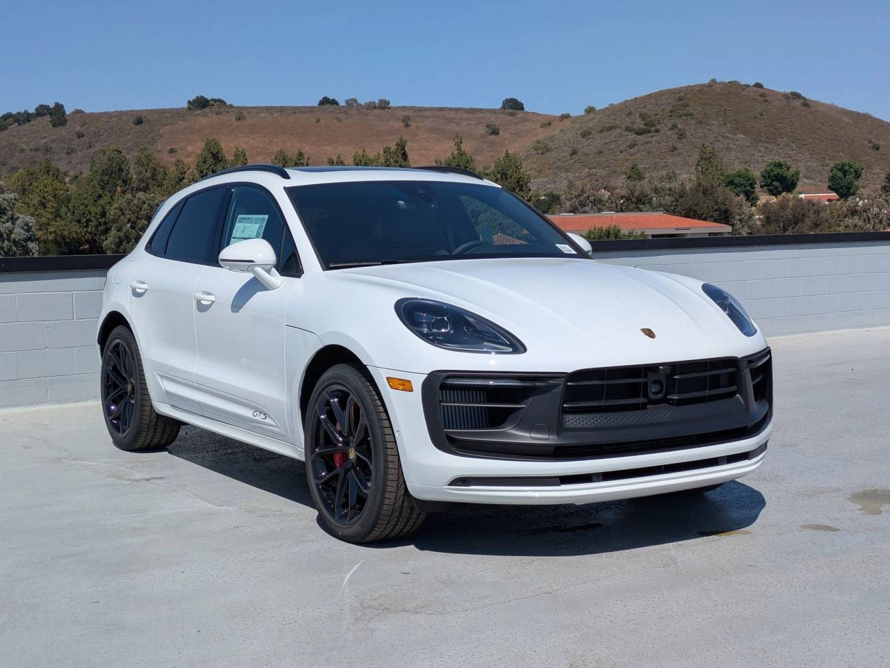 2025 Porsche Macan GTS photo 4
