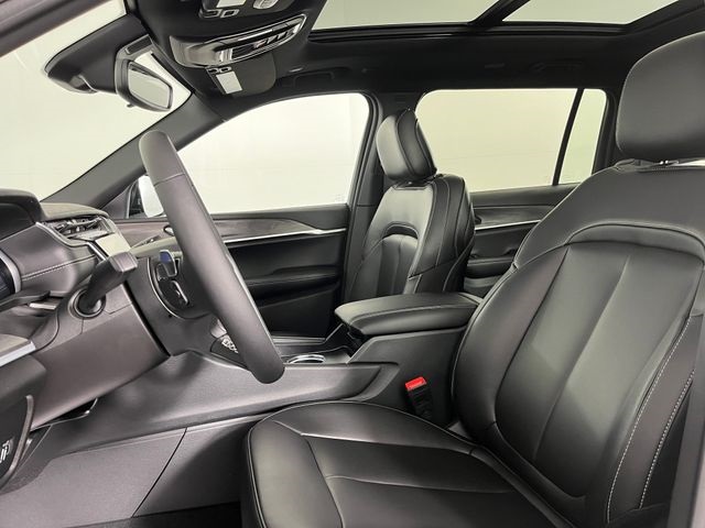 2025 Jeep Grand Cherokee Limited photo 6