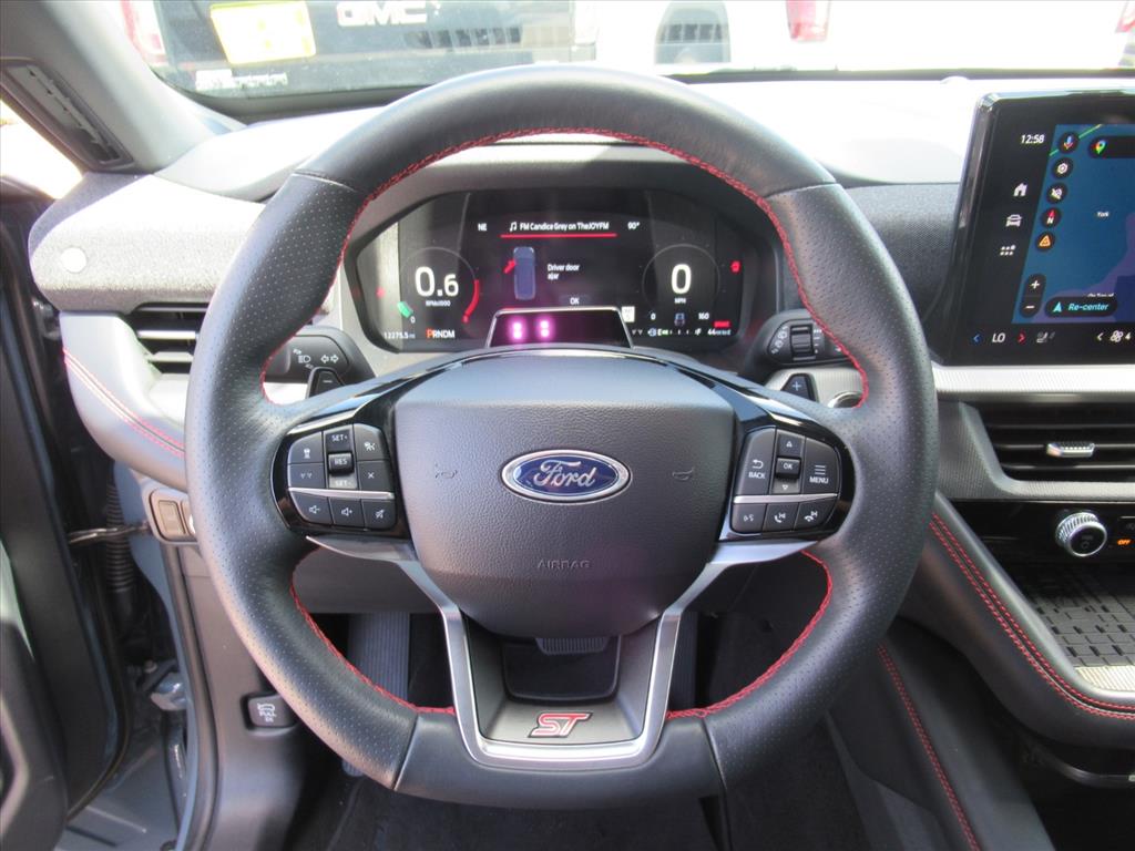 2025 Ford Explorer ST photo 17