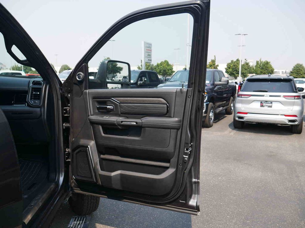 2026 Ram 3500 Limited photo 33