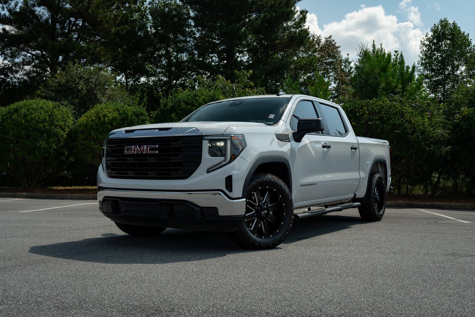 2024 GMC Sierra 1500 Pro's photo