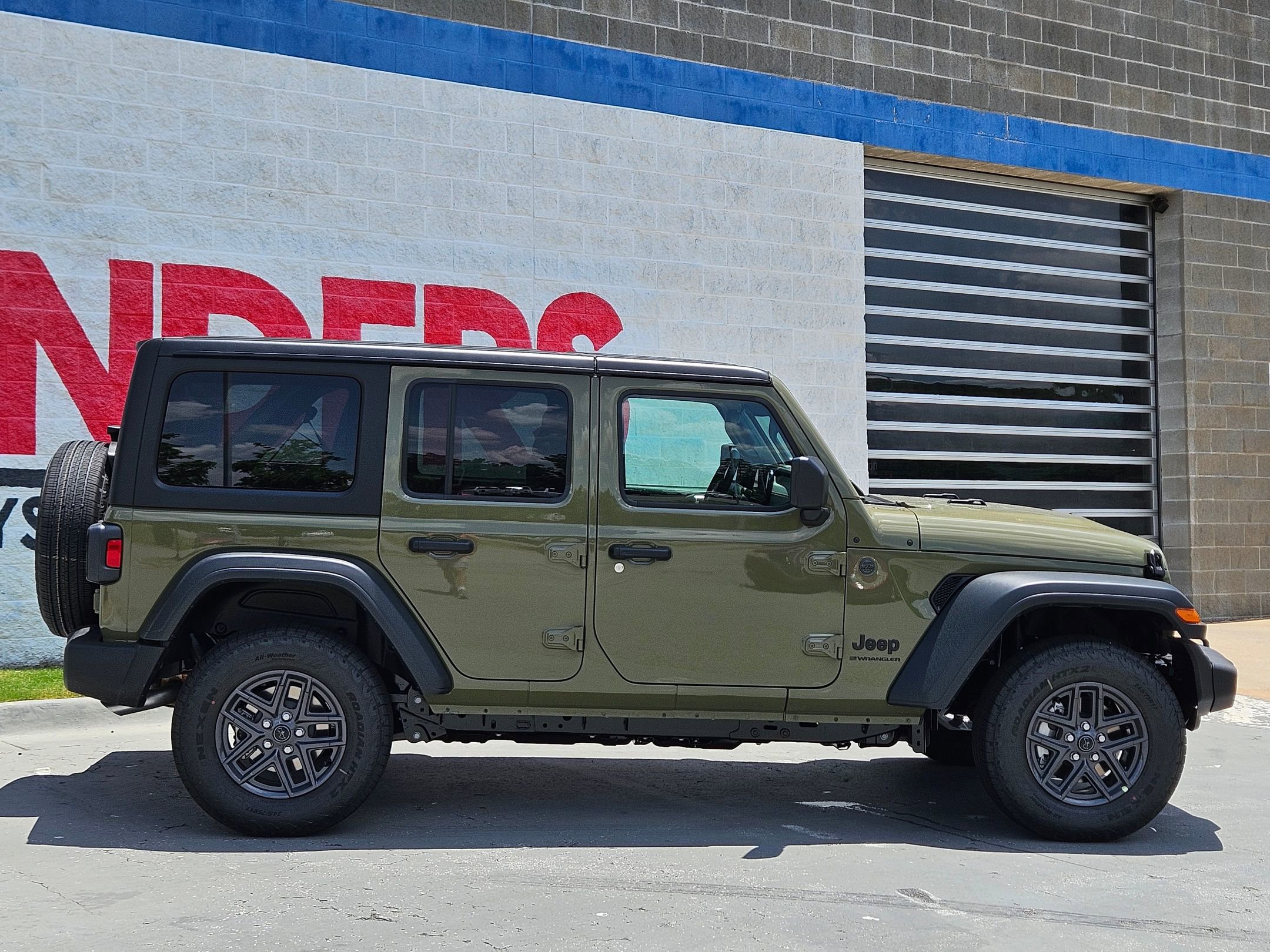 2025 Jeep Wrangler Sport S photo 7