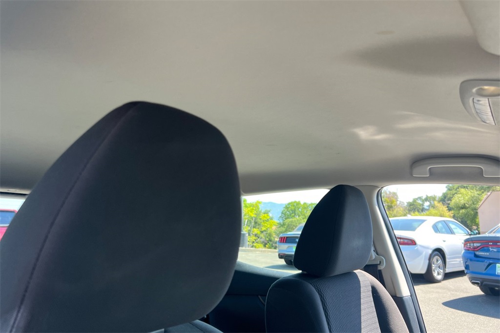 2022 Nissan Rogue Sport S photo 22