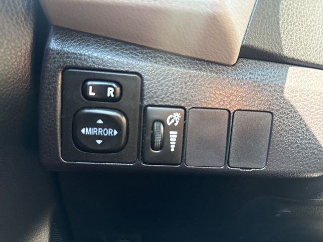 2016 Toyota Corolla L photo 22