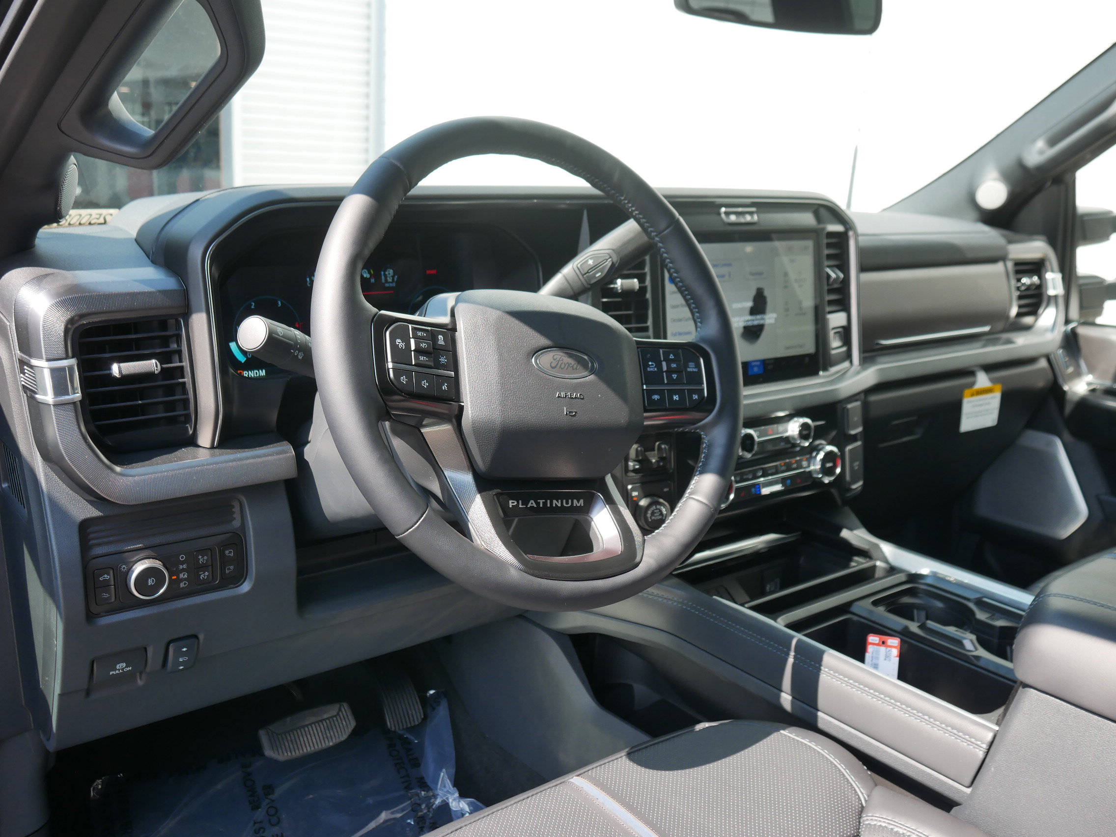 2026 Ford F-350 Platinum photo 4