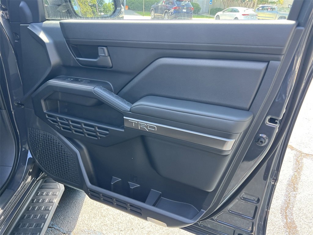 2025 Toyota 4Runner photo 14