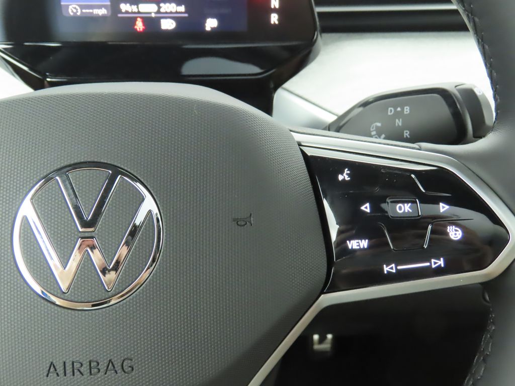 2025 Volkswagen ID. Buzz Pro Plus photo 12