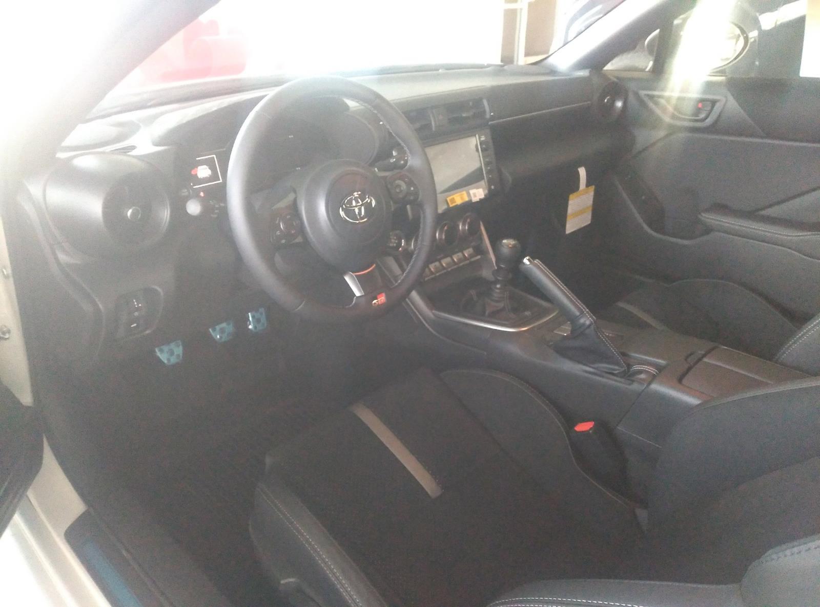 2025 Toyota GR86 Premium photo 4