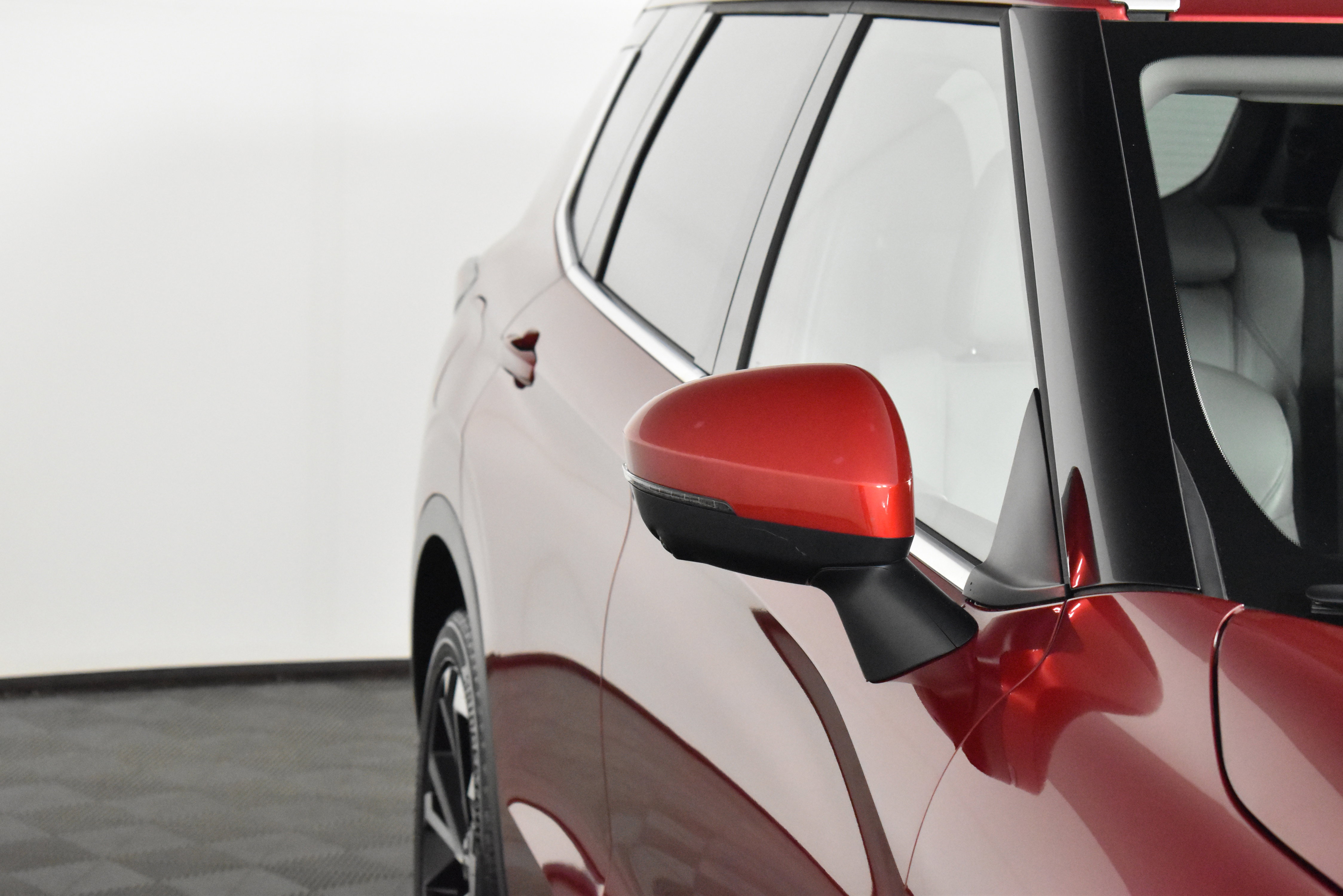 2024 Mitsubishi Outlander SEL photo 3